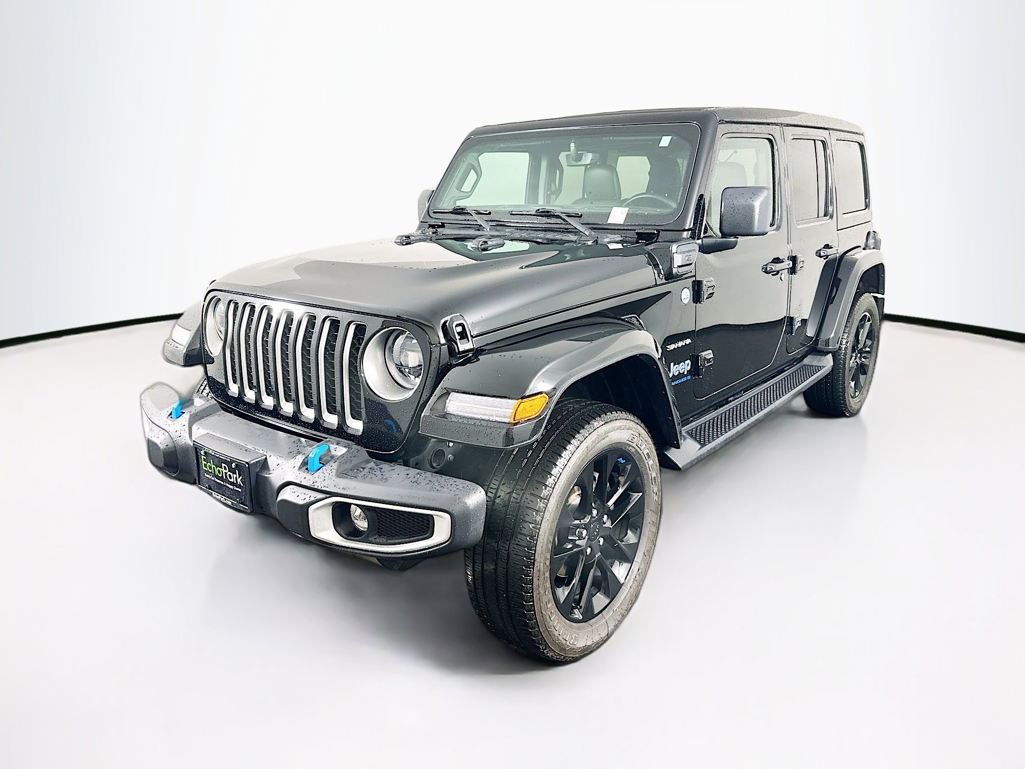 Used 2023 Jeep Wrangler Unlimited Sahara w/ Cold Weather Group AWD/4WD image 3