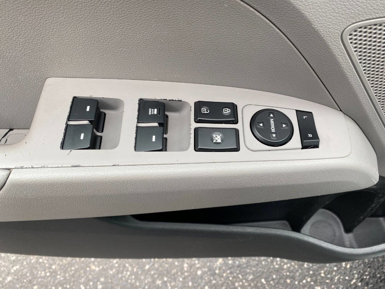 Used 2019 Hyundai Elantra SE image 12