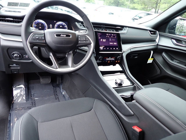 New 2024 Jeep Grand Cherokee L Laredo AWD/4WD image 15
