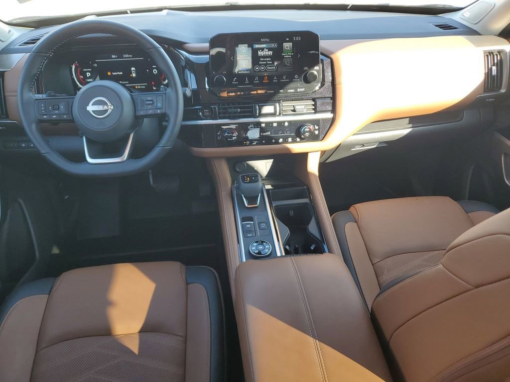 Used 2025 Nissan Pathfinder Platinum image 24