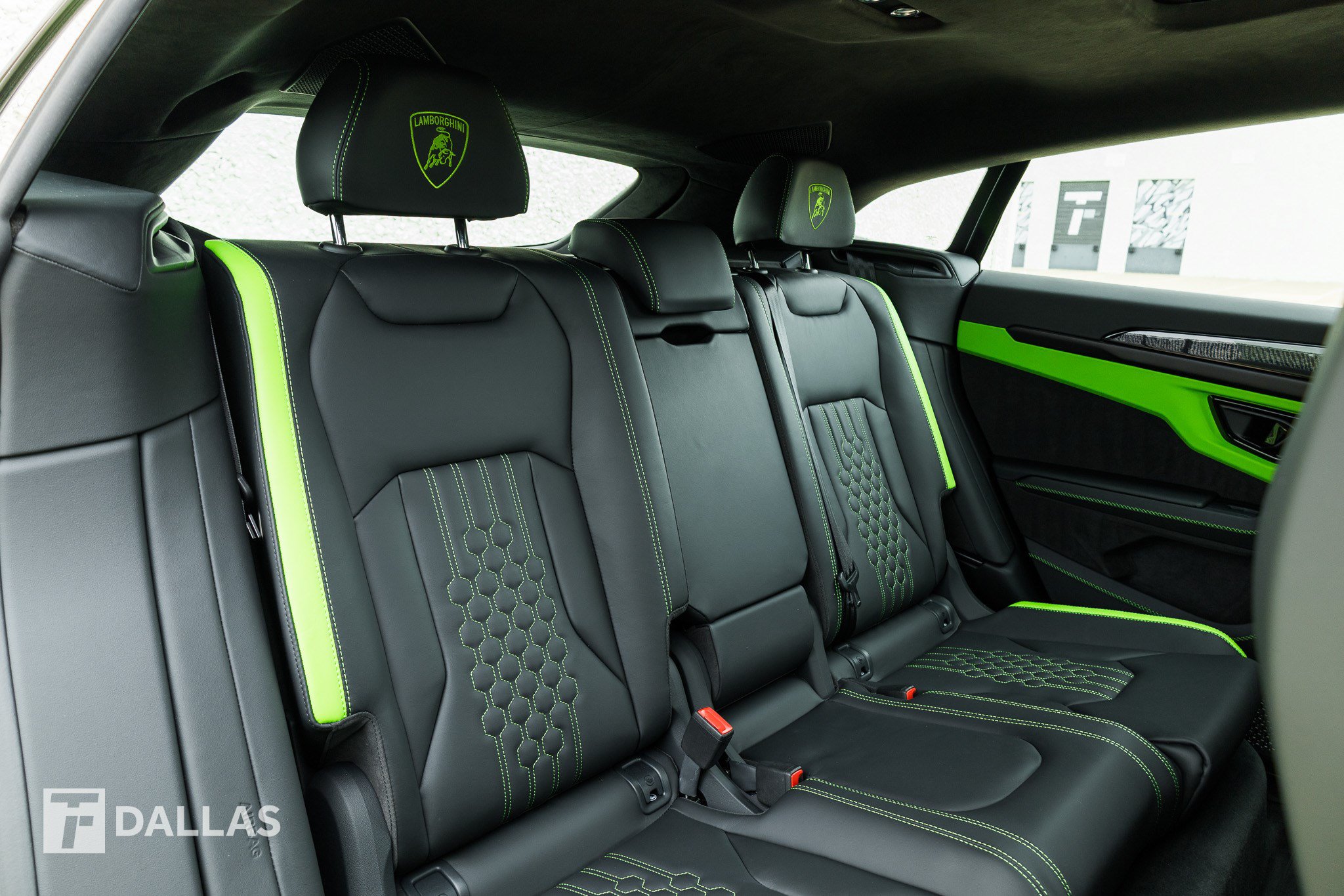Used 2025 Lamborghini Urus Performante AWD/4WD image 37