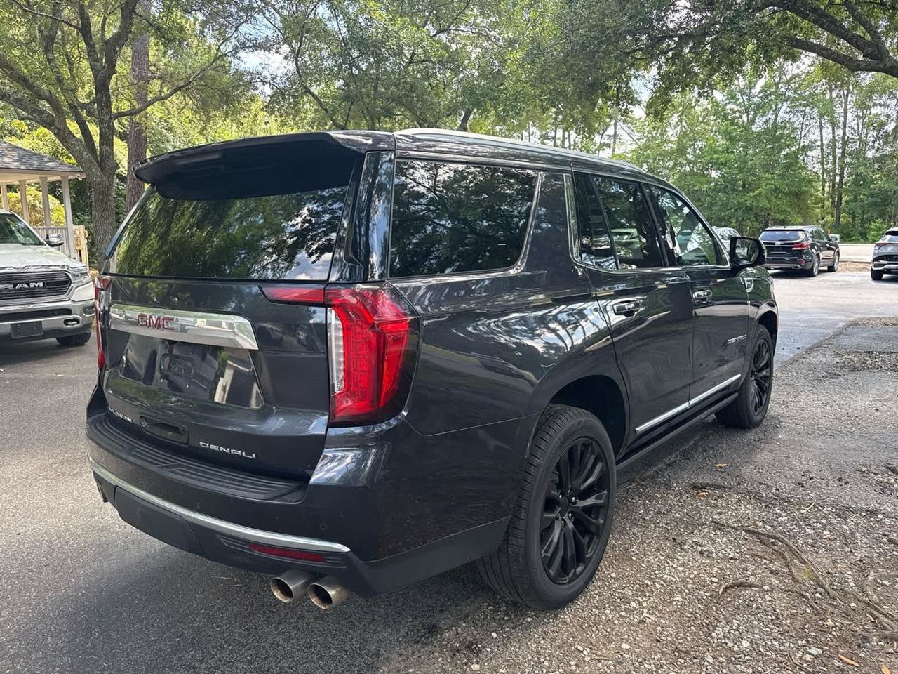 Used 2023 GMC Yukon Denali AWD/4WD image 6