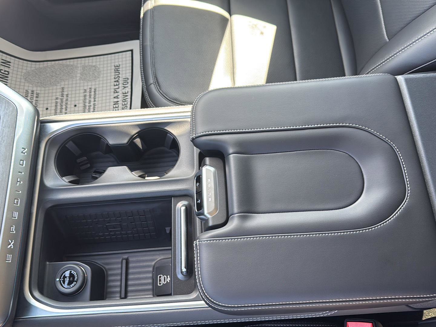 New 2025 Ford Expedition Max Platinum w/ Driver's Package image 9