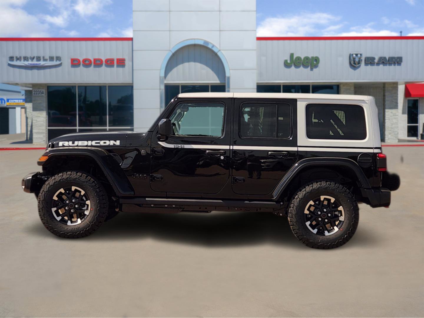 New 2026 Jeep Wrangler Unlimited Rubicon w/ Whitecap Package AWD/4WD image 3