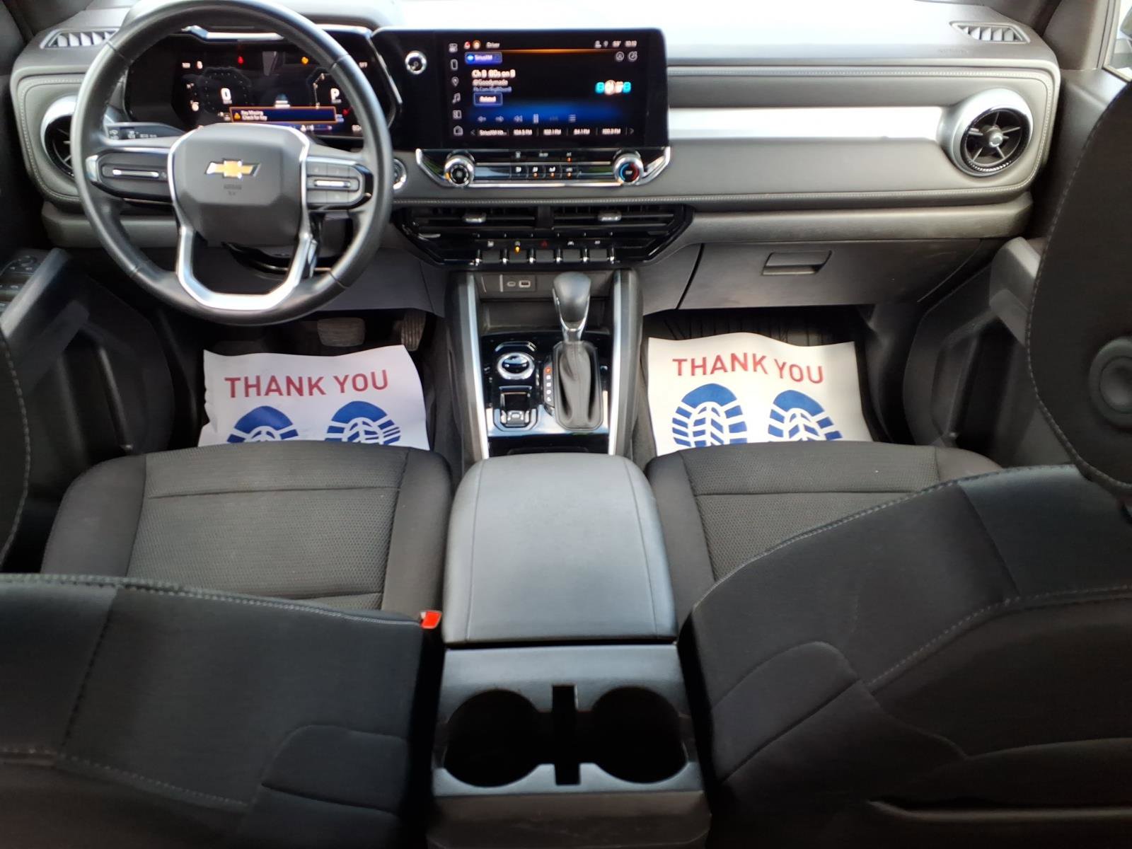 Used 2024 Chevrolet Colorado LT AWD/4WD image 8