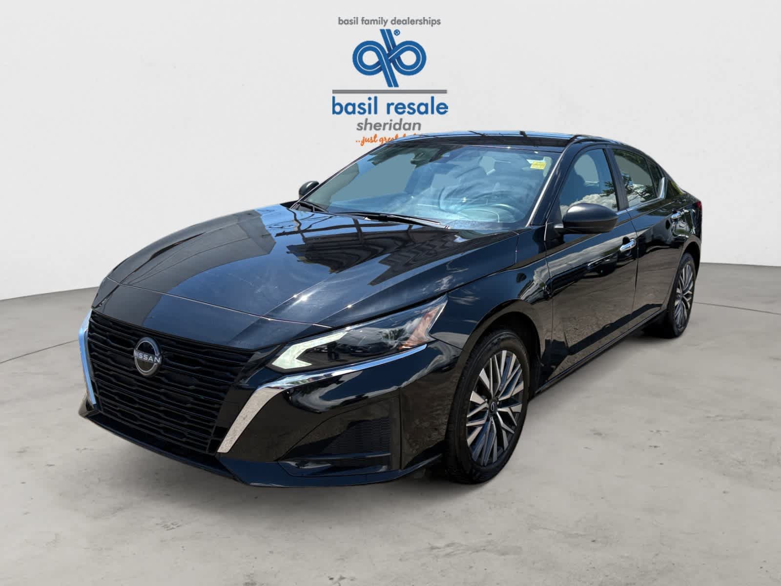 Used 2025 Nissan Altima 2.5 SV AWD/4WD image 2