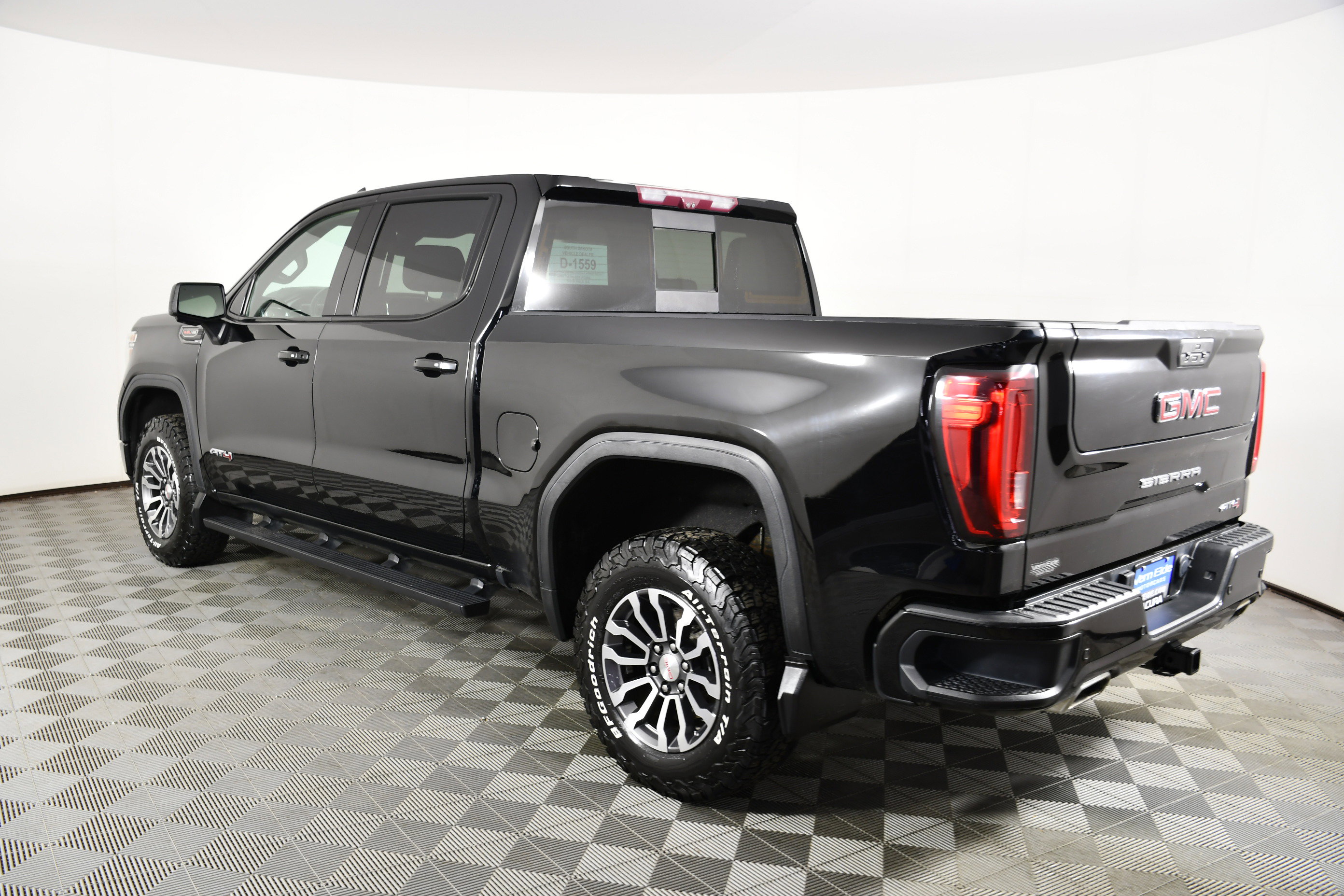 Used 2020 GMC Sierra 1500 AT4 w/ Technology Package image 8