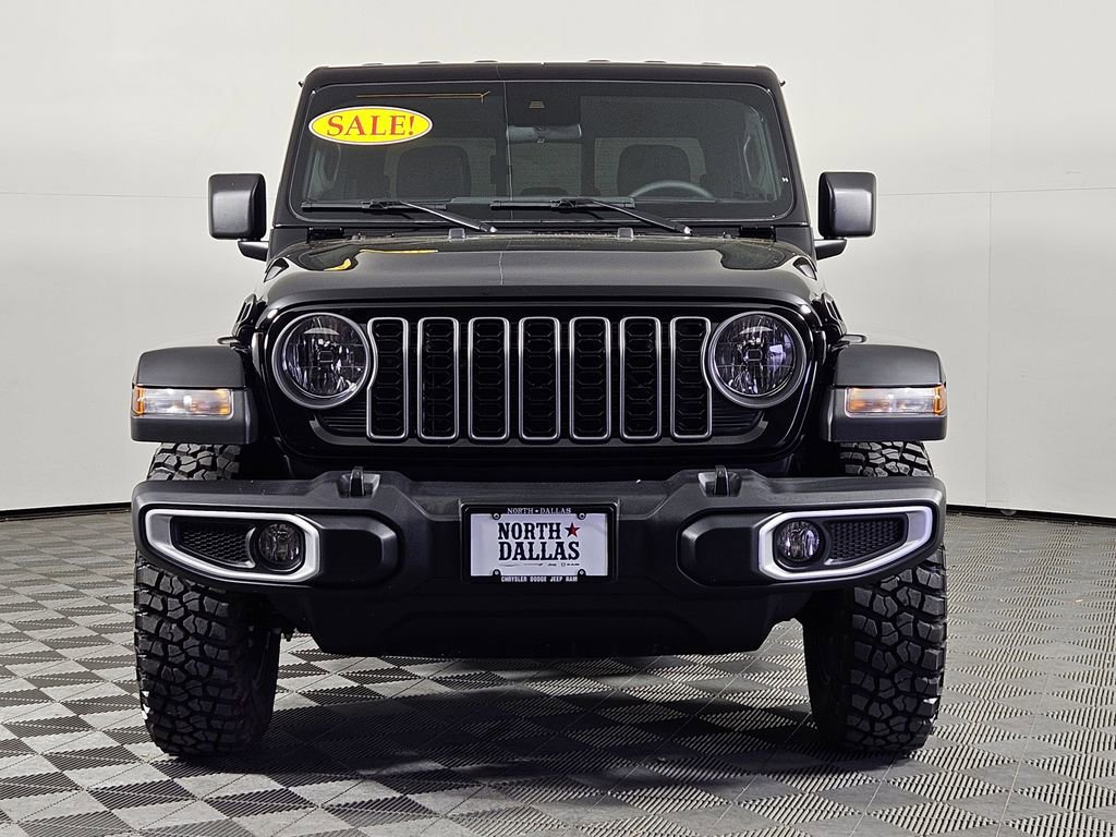 Used 2025 Jeep Gladiator Sport image 2