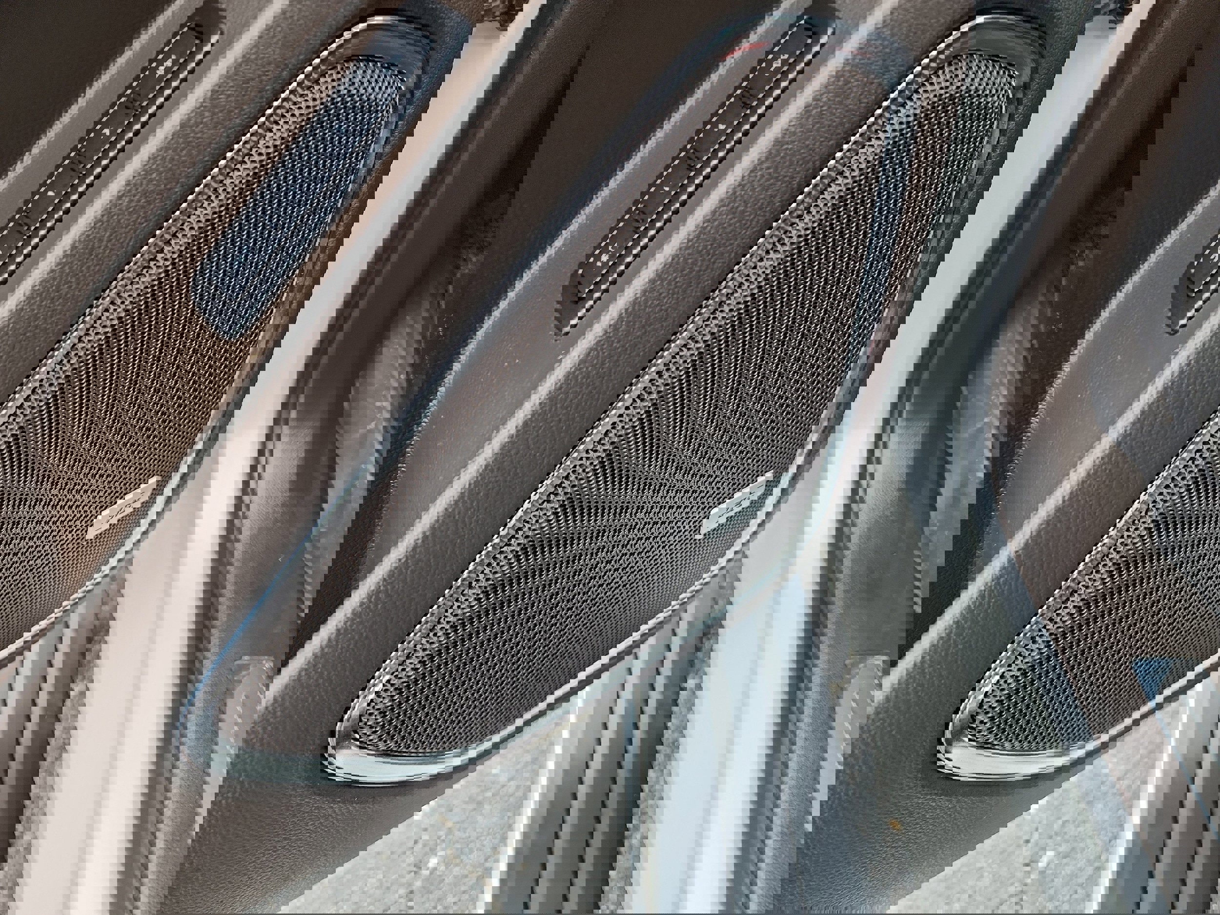 Used 2019 GMC Yukon Denali w/ Denali Ultimate Package image 18