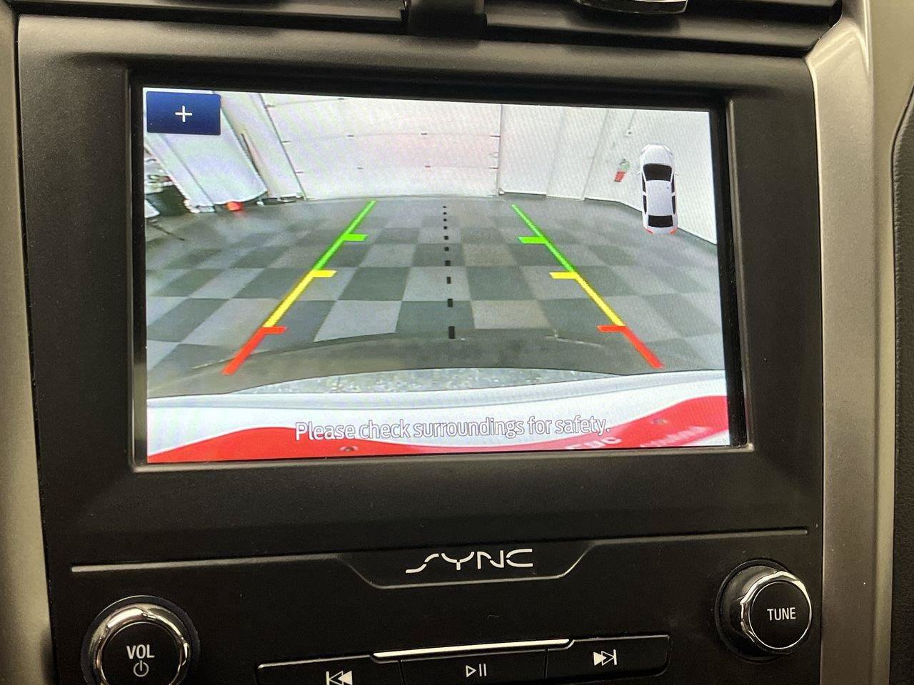 Used 2020 Ford Fusion SE AWD/4WD image 5