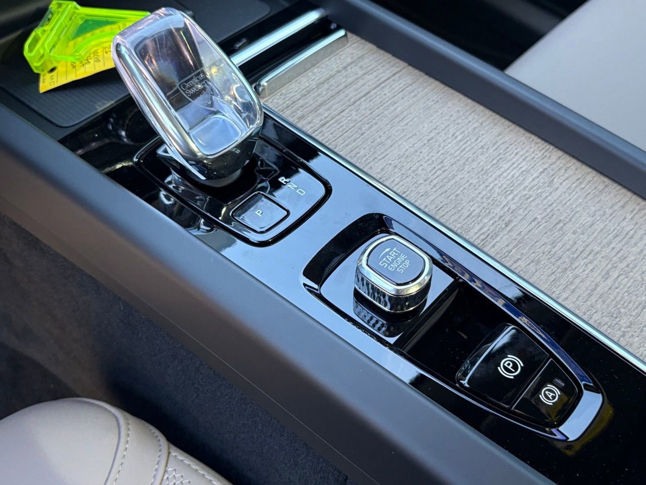 New 2026 Volvo XC60 T8 Plus w/ Protection Package Premier AWD/4WD image 15