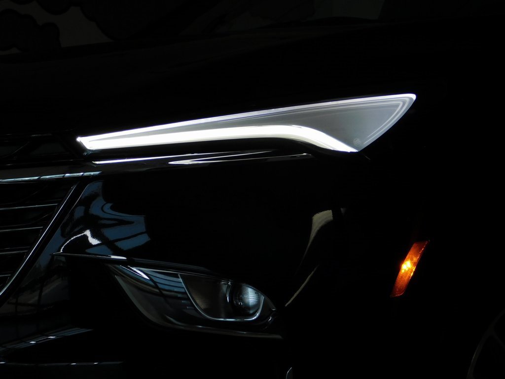 Used 2024 Buick Enclave Essence image 14