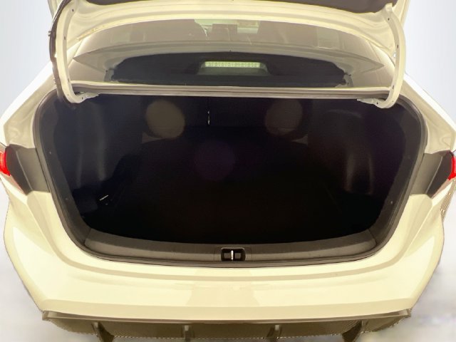 Used 2024 Toyota Corolla SE w/ SE Premium Package FWD image 29
