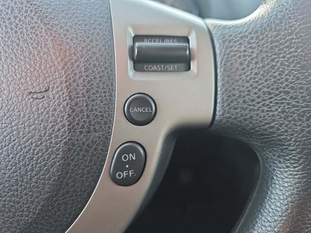 Used 2012 Nissan Rogue SV image 22