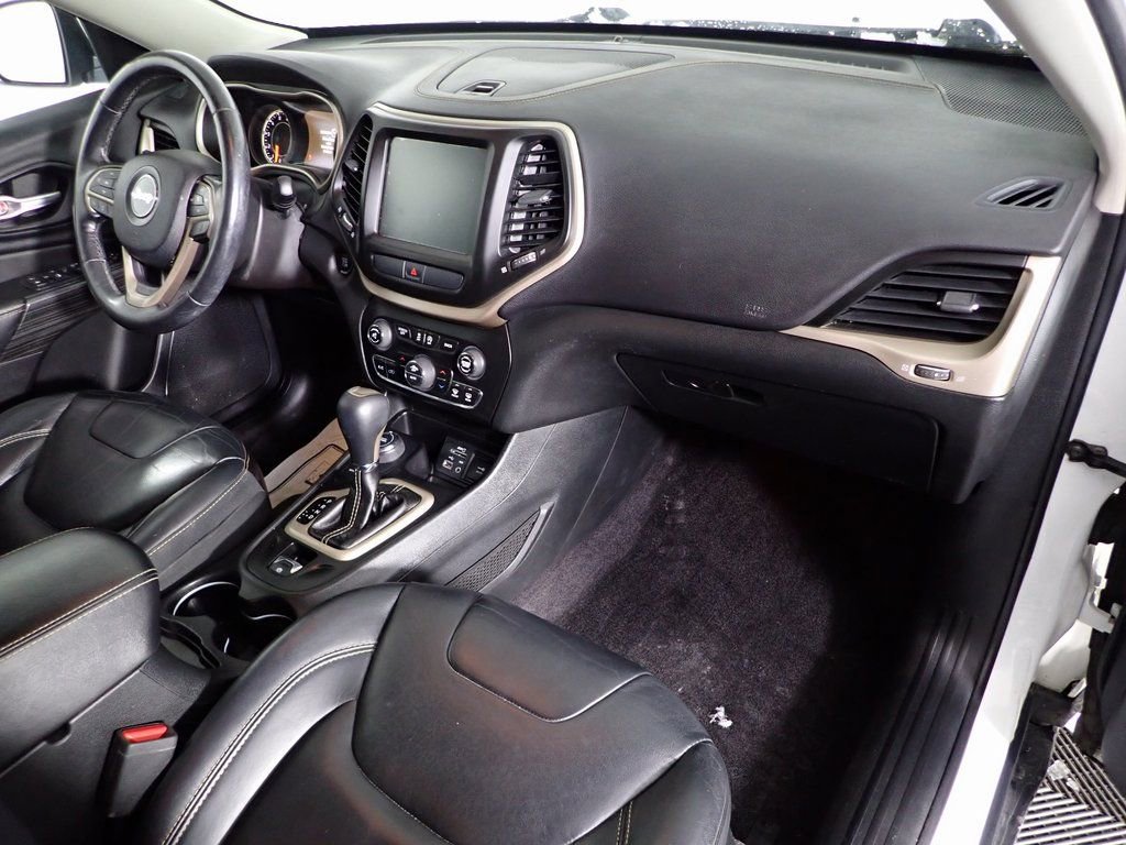 Used 2016 Jeep Cherokee Limited image 34
