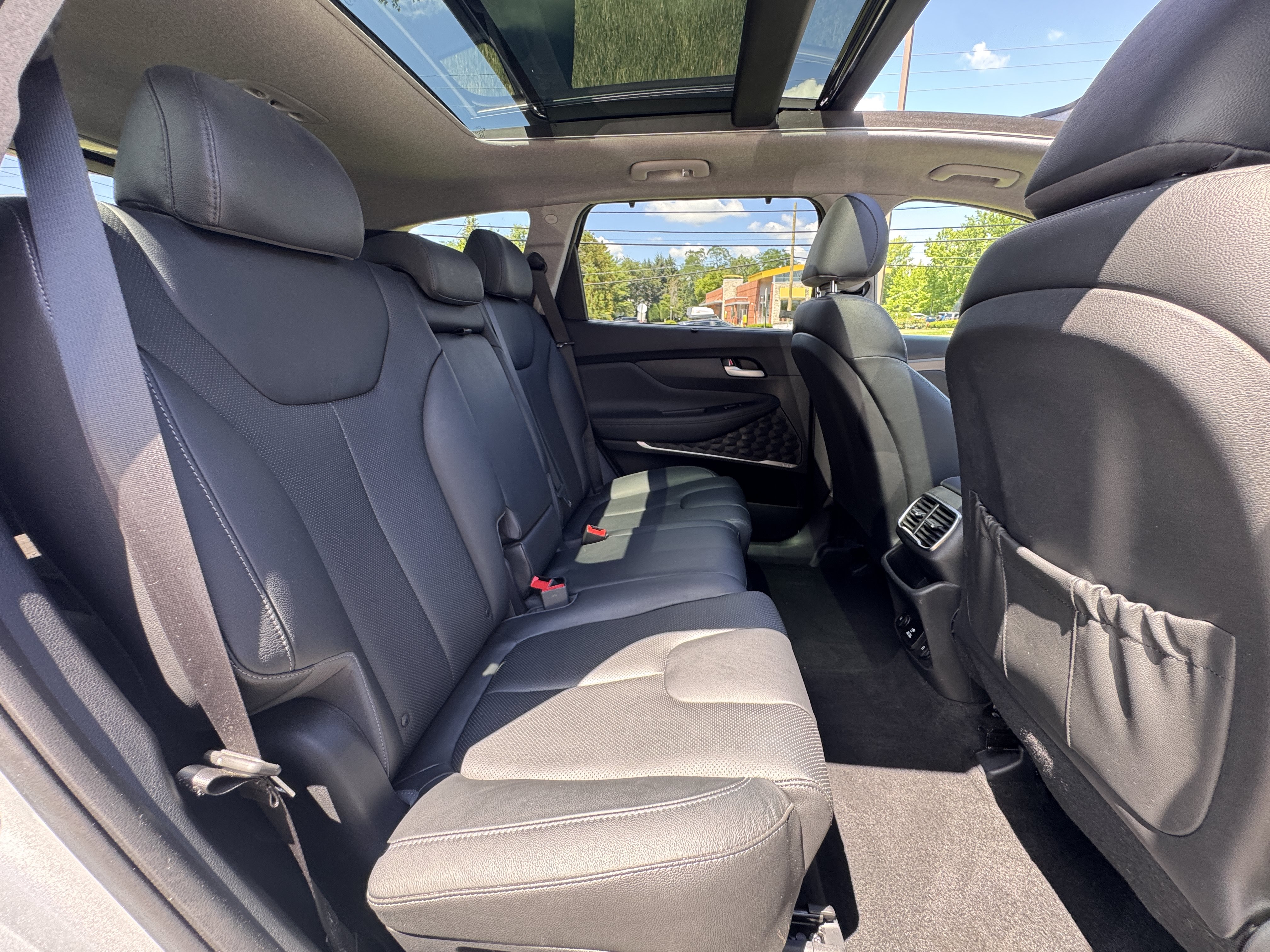 Used 2019 Hyundai Santa Fe AWD image 17