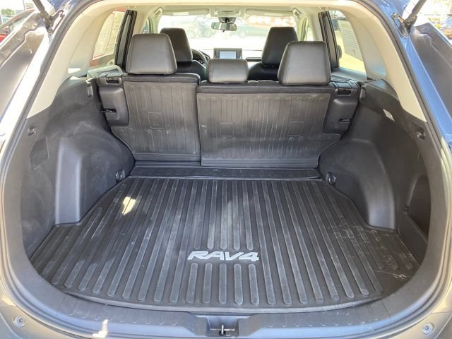 Certified 2021 Toyota RAV4 LE AWD/4WD image 4