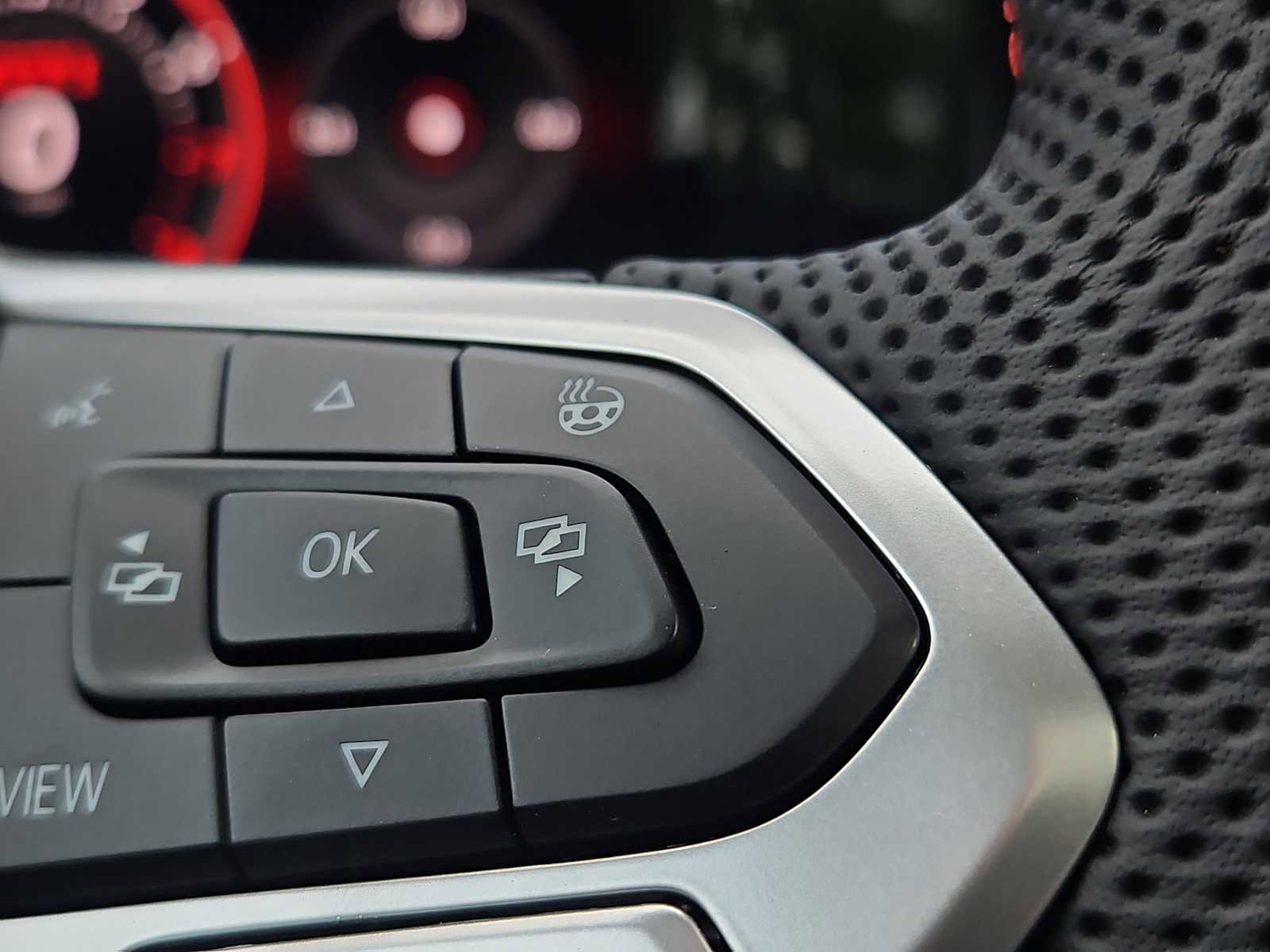 New 2025 Volkswagen GTI SE FWD image 17