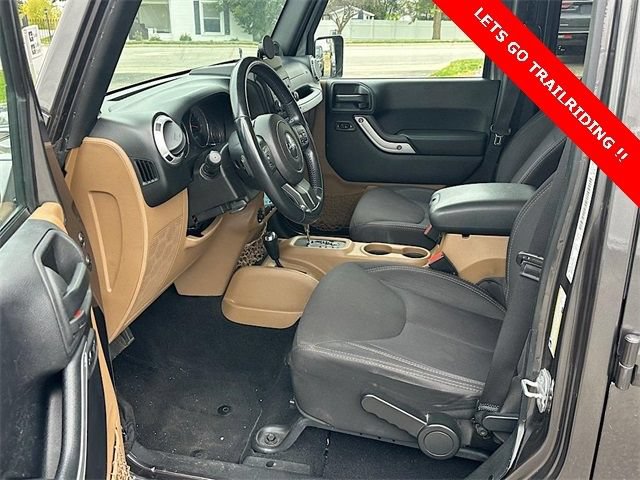 Used 2014 Jeep Wrangler Unlimited Sahara AWD/4WD image 14