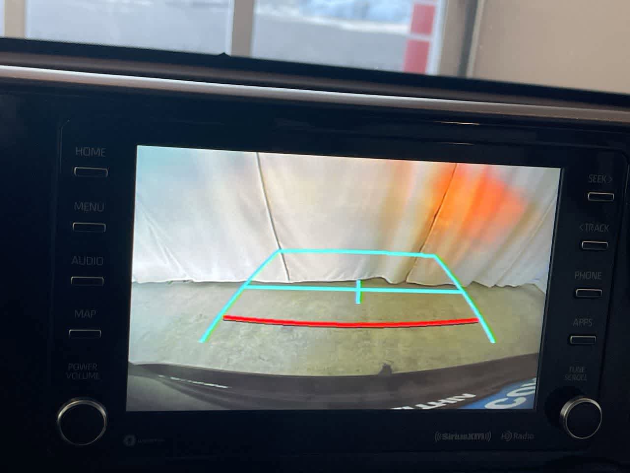 Used 2021 Toyota Highlander XLE AWD/4WD image 17