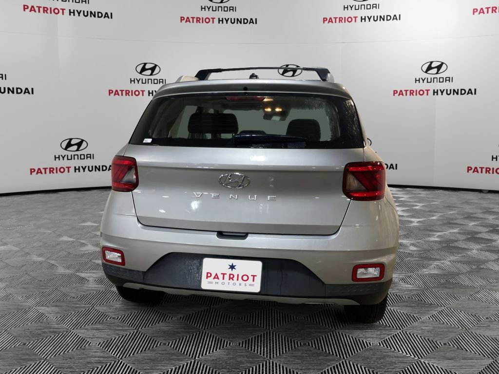 Certified 2023 Hyundai Venue SEL image 5