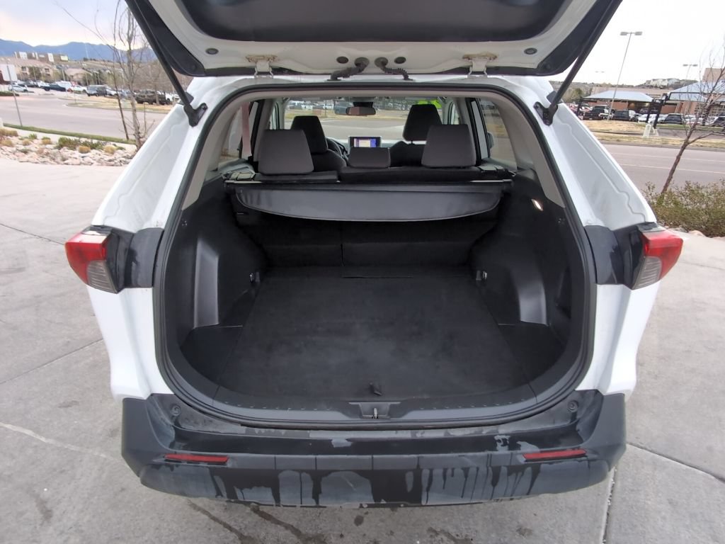 Used 2023 Toyota RAV4 XLE AWD/4WD image 28