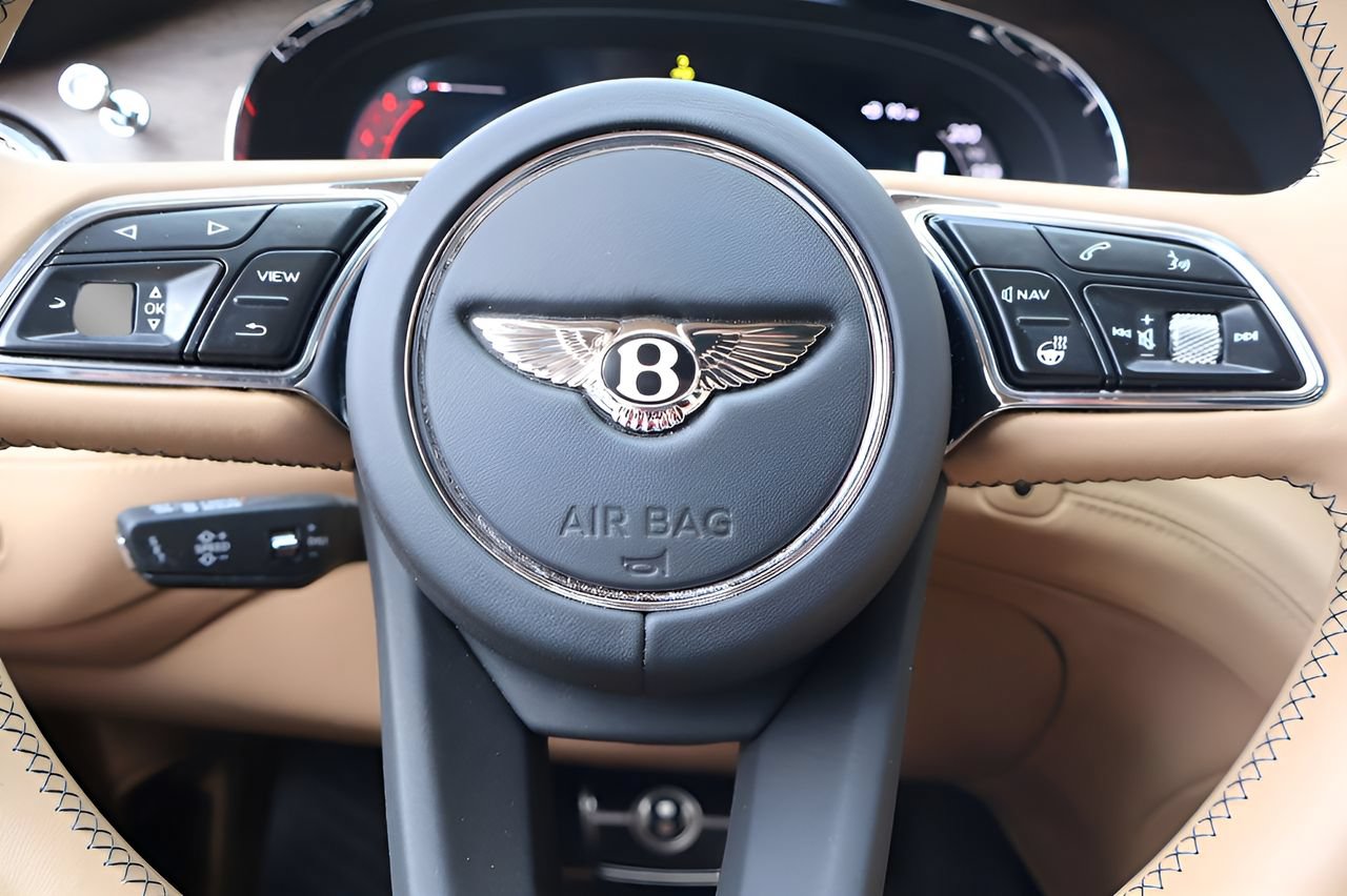 Certified 2024 Bentley Bentayga Extended Wheelbase AWD/4WD image 25