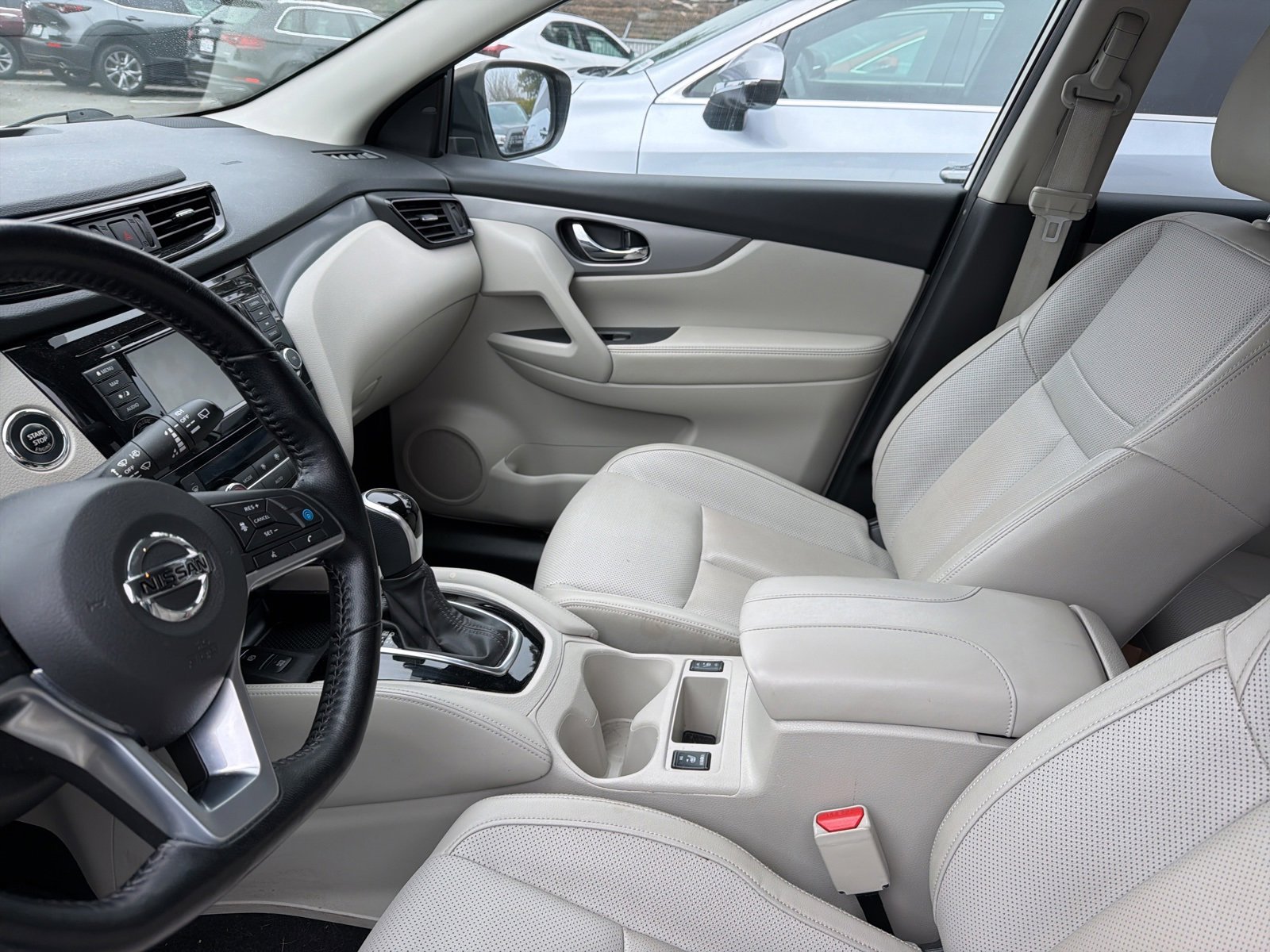 Used 2020 Nissan Rogue Sport SL image 6