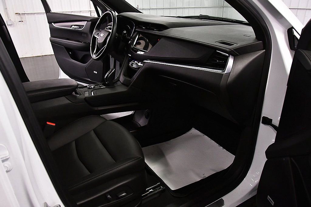 Used 2024 Cadillac XT6 Luxury w/ LPO, Floor Liner Package image 29