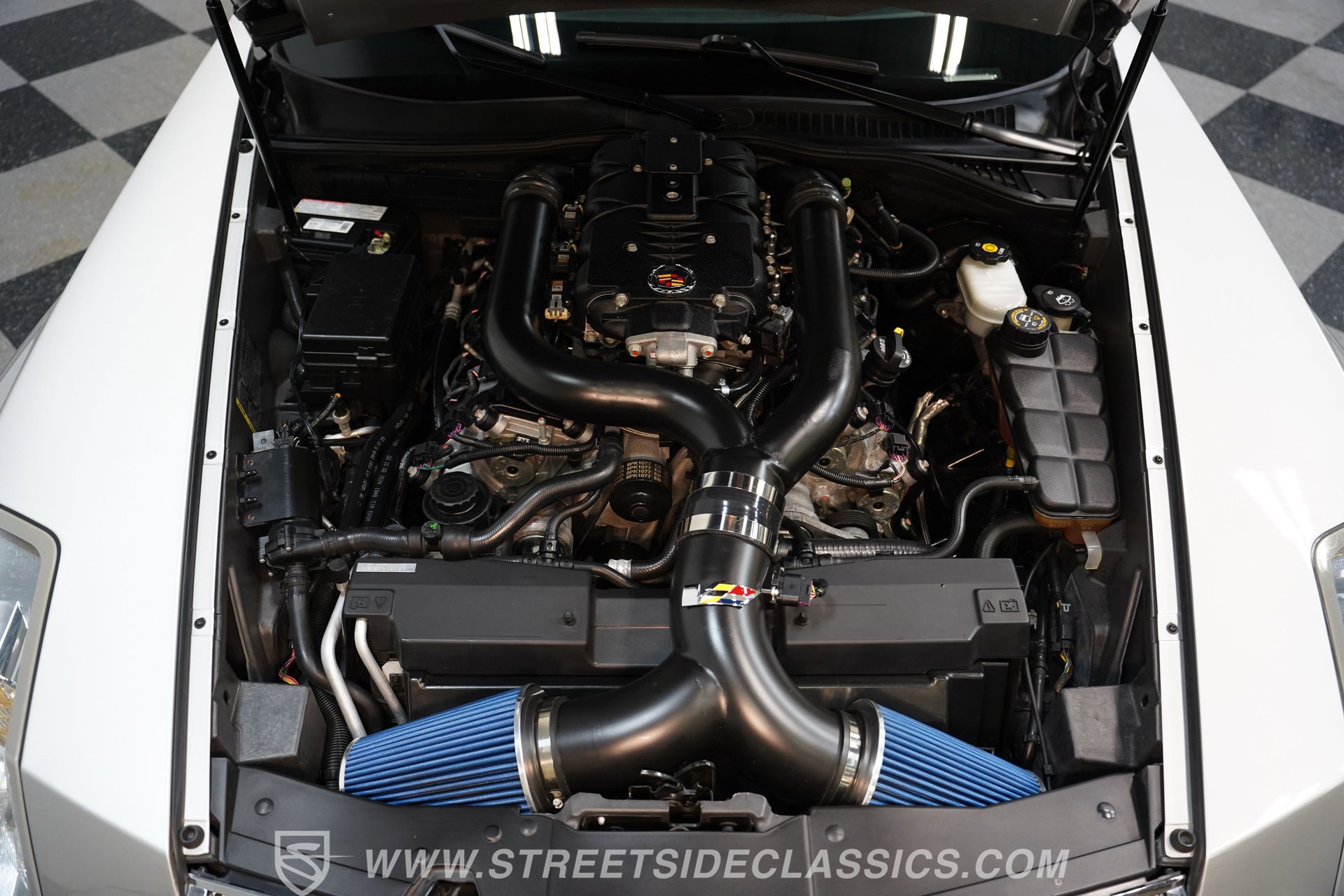 Used 2006 Cadillac XLR V image 32