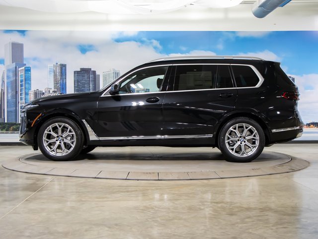 Used 2025 BMW X7 xDrive40i w/ Premium Package image 6