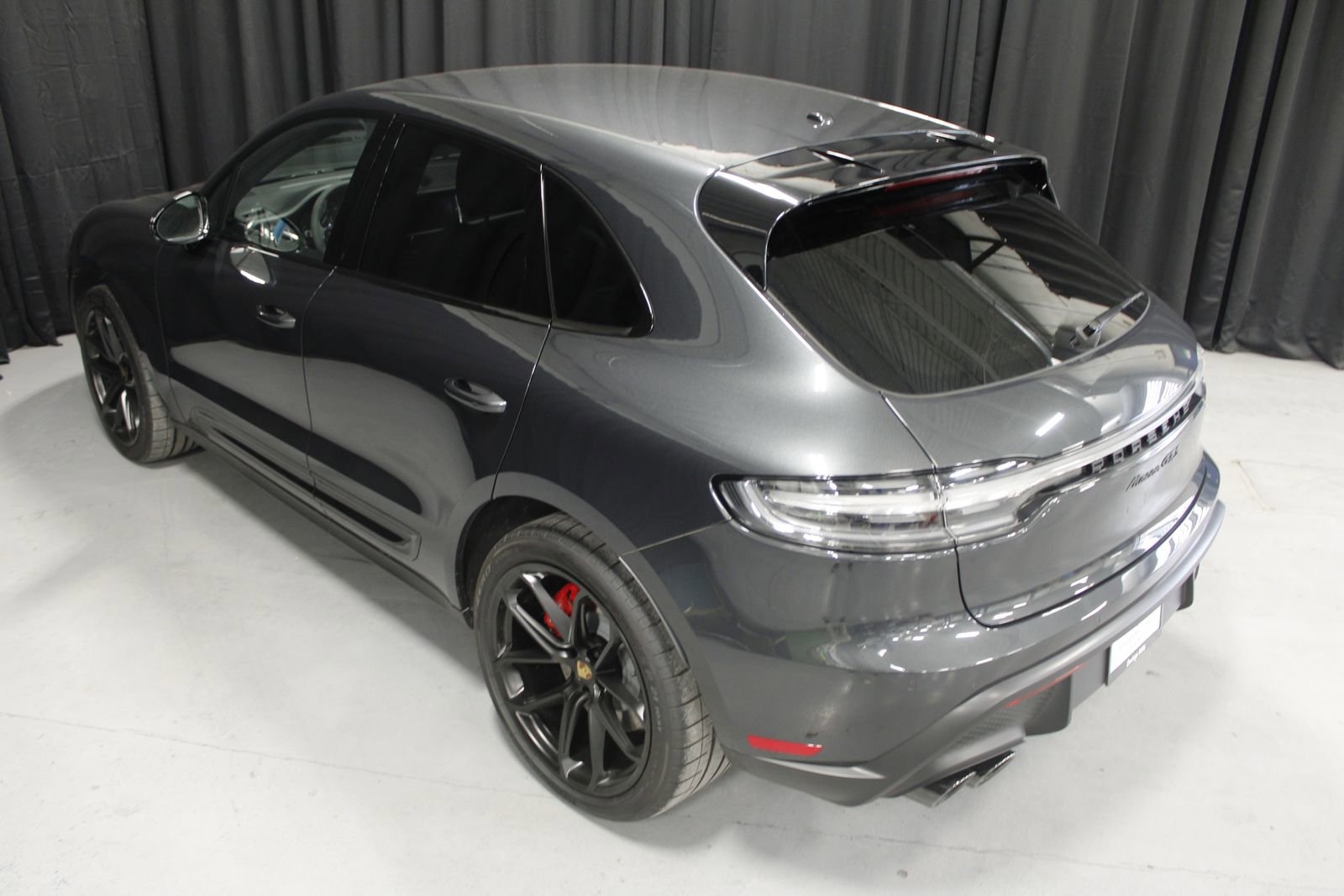Certified 2025 Porsche Macan GTS image 14