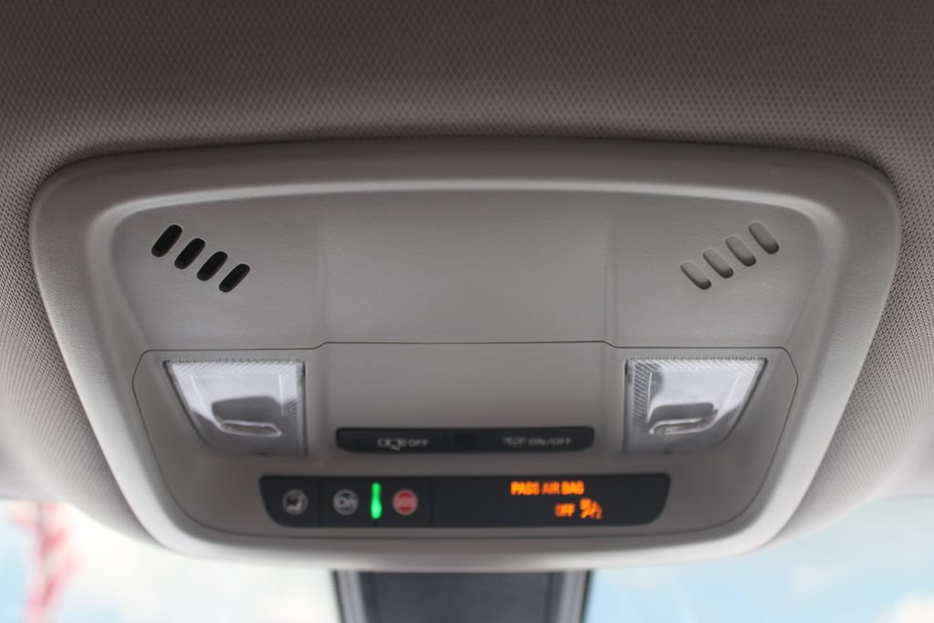 Used 2022 Chevrolet Malibu LT FWD image 40