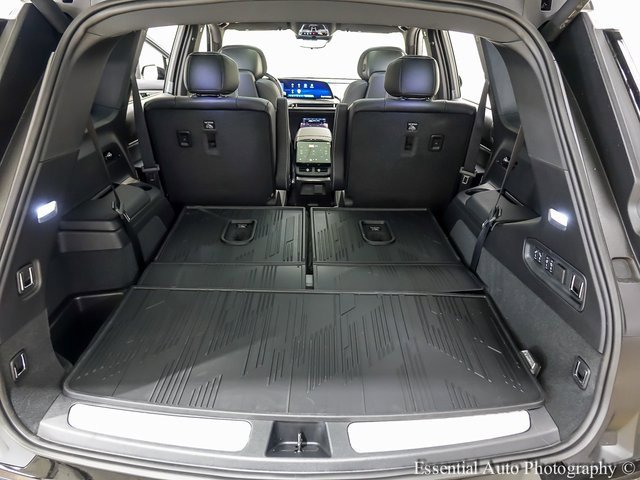New 2026 Cadillac Vistiq Luxury w/ LPO, Floor Liner Package image 22