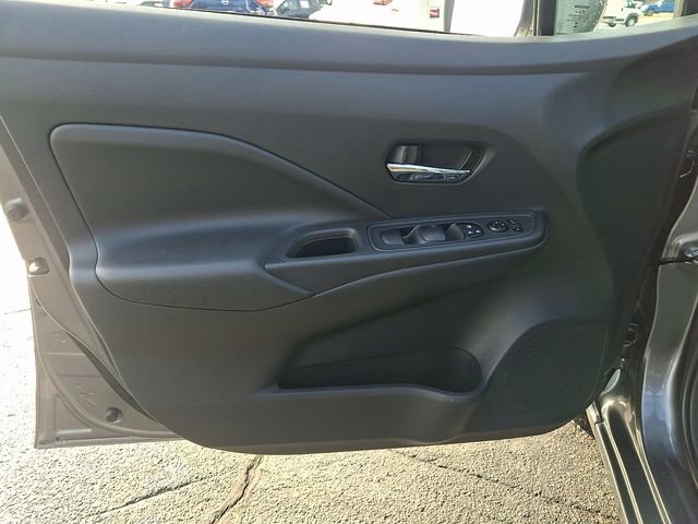 Used 2023 Nissan Versa SV image 12