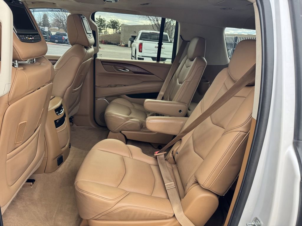 Used 2016 Cadillac Escalade ESV Platinum image 27