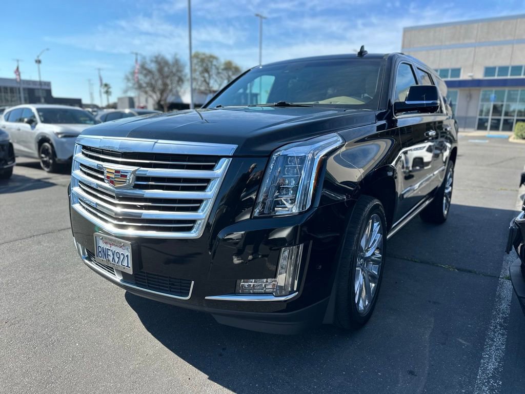 Used 2019 Cadillac Escalade Platinum image 3