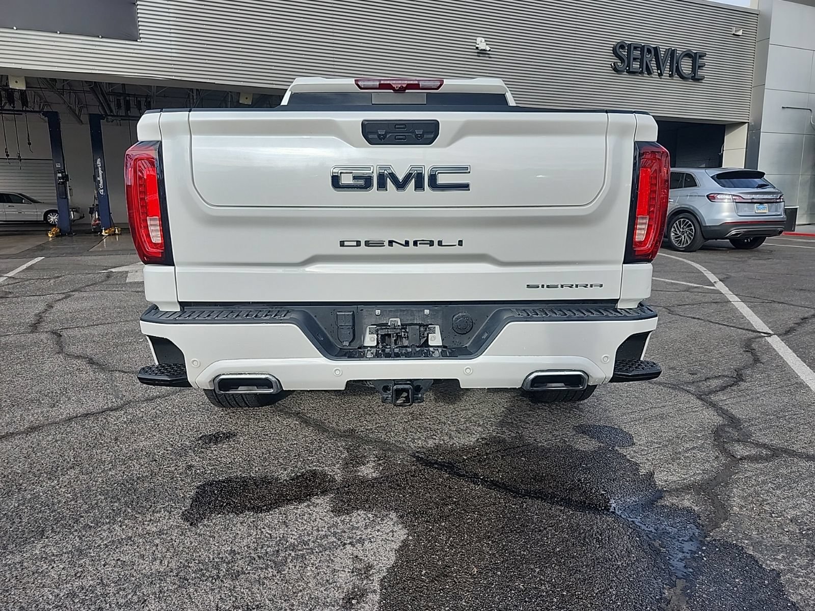 Used 2024 GMC Sierra 1500 Denali Ultimate AWD/4WD image 8