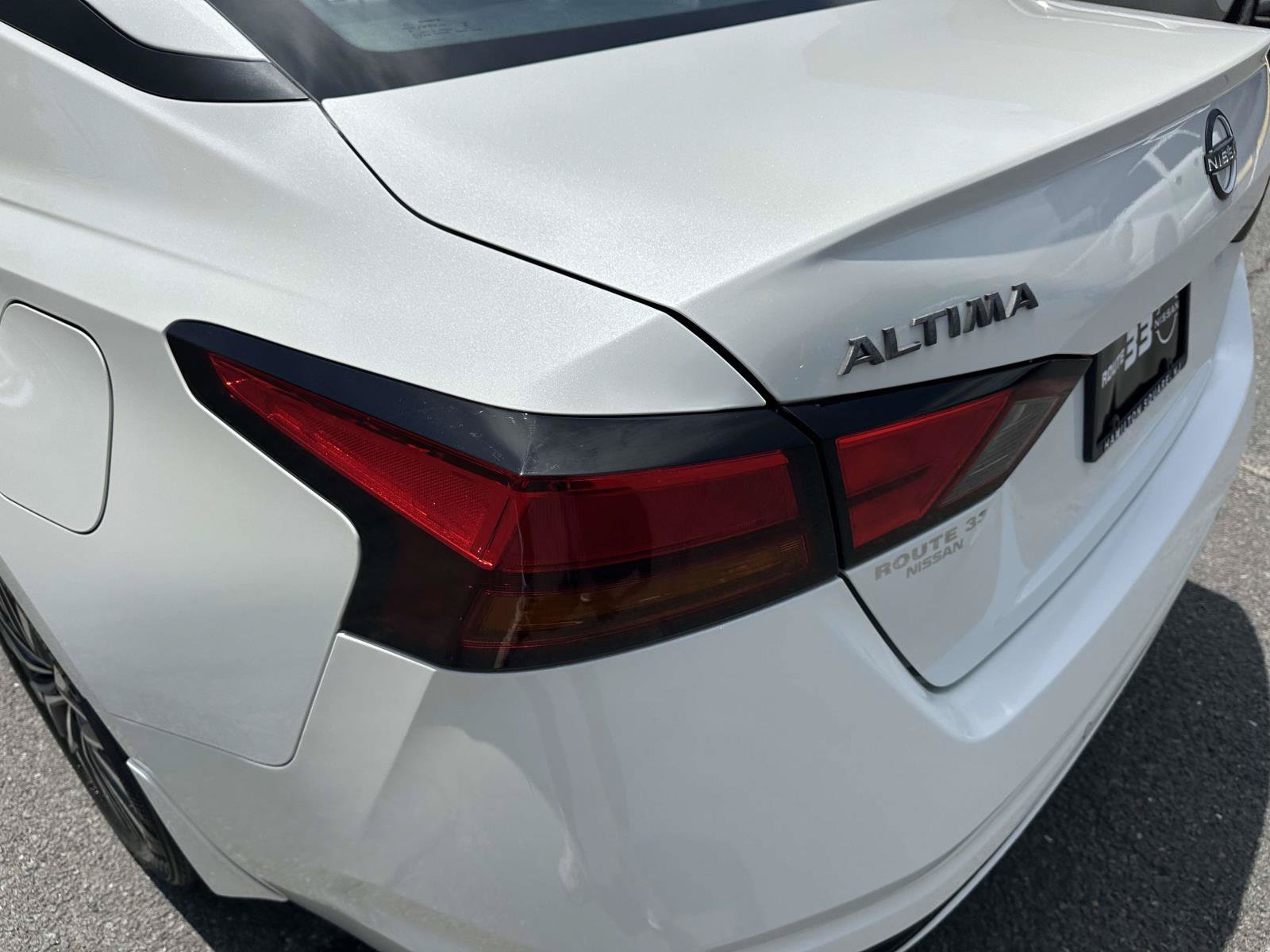 Used 2024 Nissan Altima 2.5 SV FWD image 8