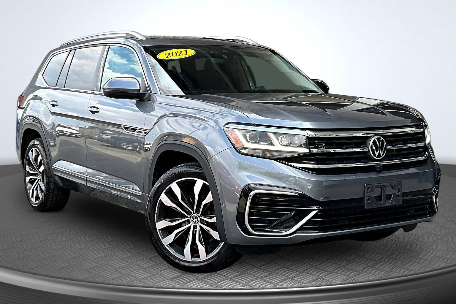 Used 2021 Volkswagen Atlas SEL Premium AWD/4WD image 2