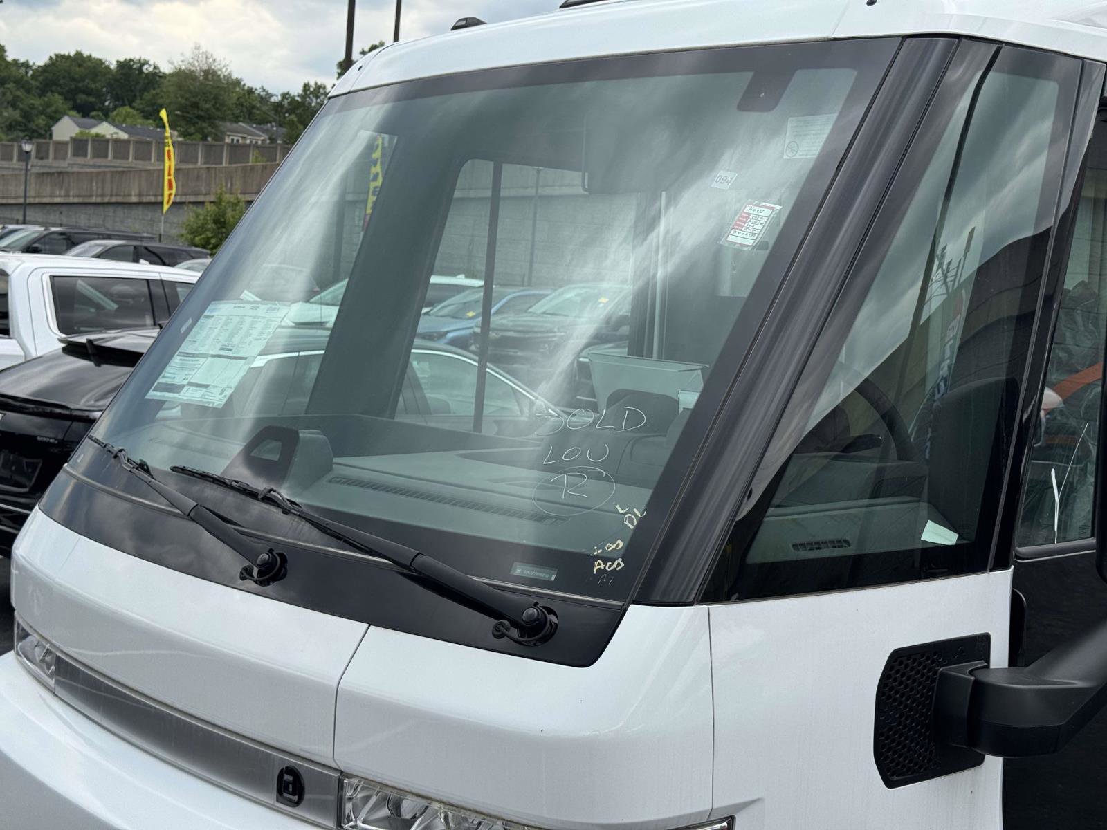 Used 2024 Chevrolet Brightdrop 600 w/ Commercial Equipment Package AWD/4WD image 28