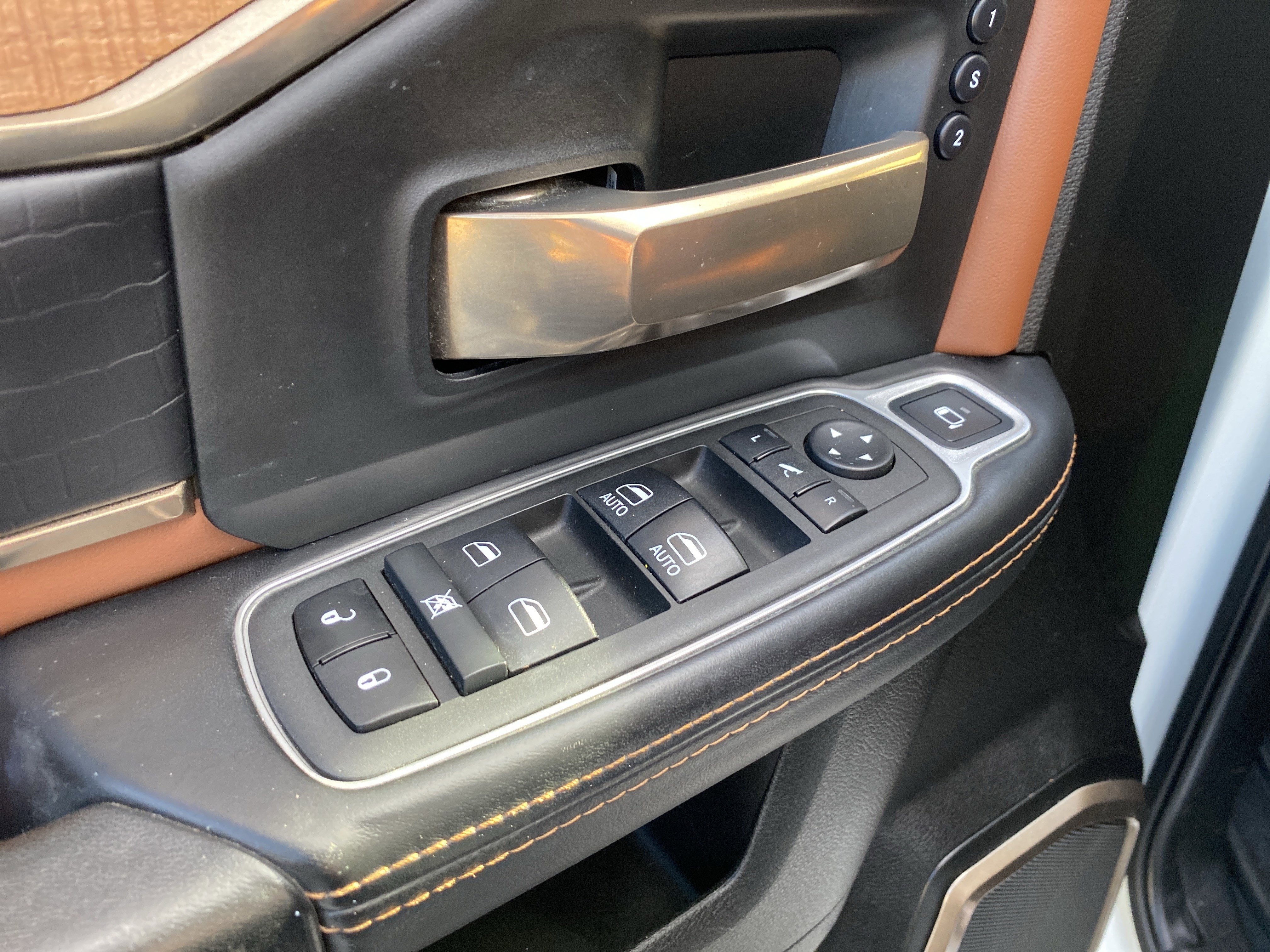 Used 2022 RAM 3500 Limited w/ Max Tow Package image 26