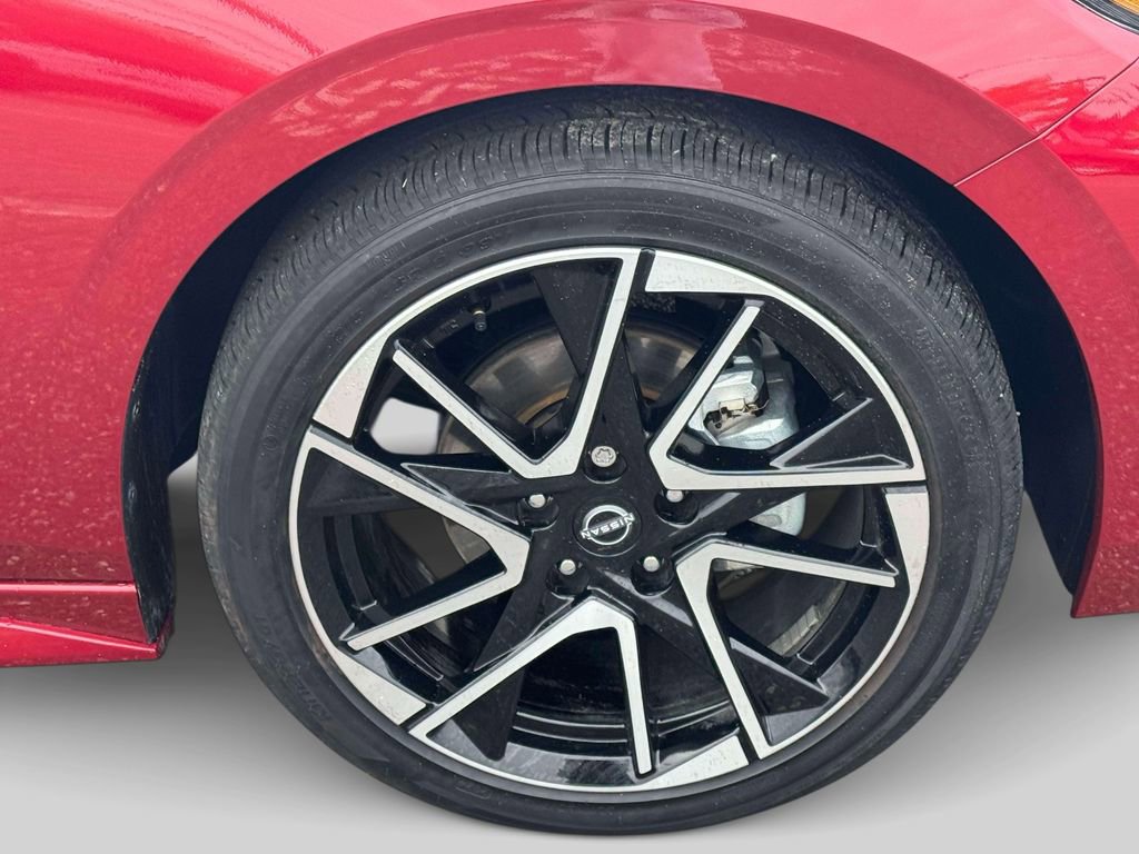 Certified 2025 Nissan Sentra SR w/ SR Premium Package FWD image 9