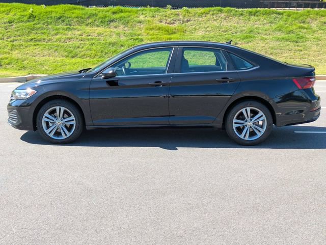 Used 2024 Volkswagen Jetta SE FWD image 6