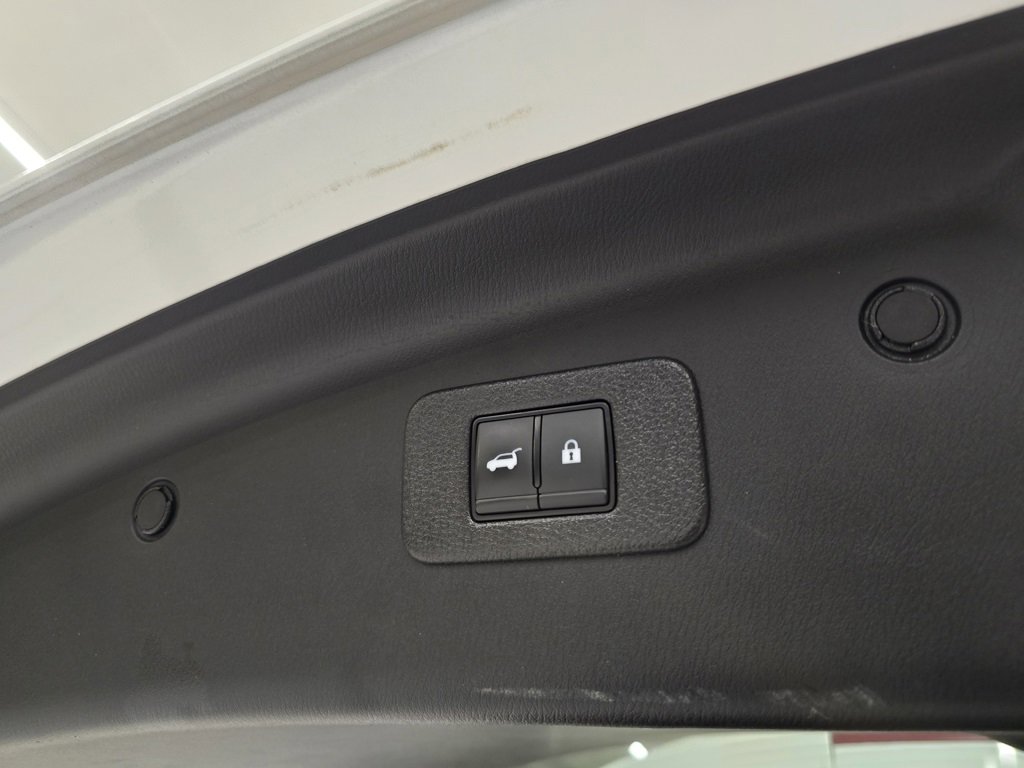 Used 2023 Nissan Armada SL w/ Captain's Chairs Package image 49