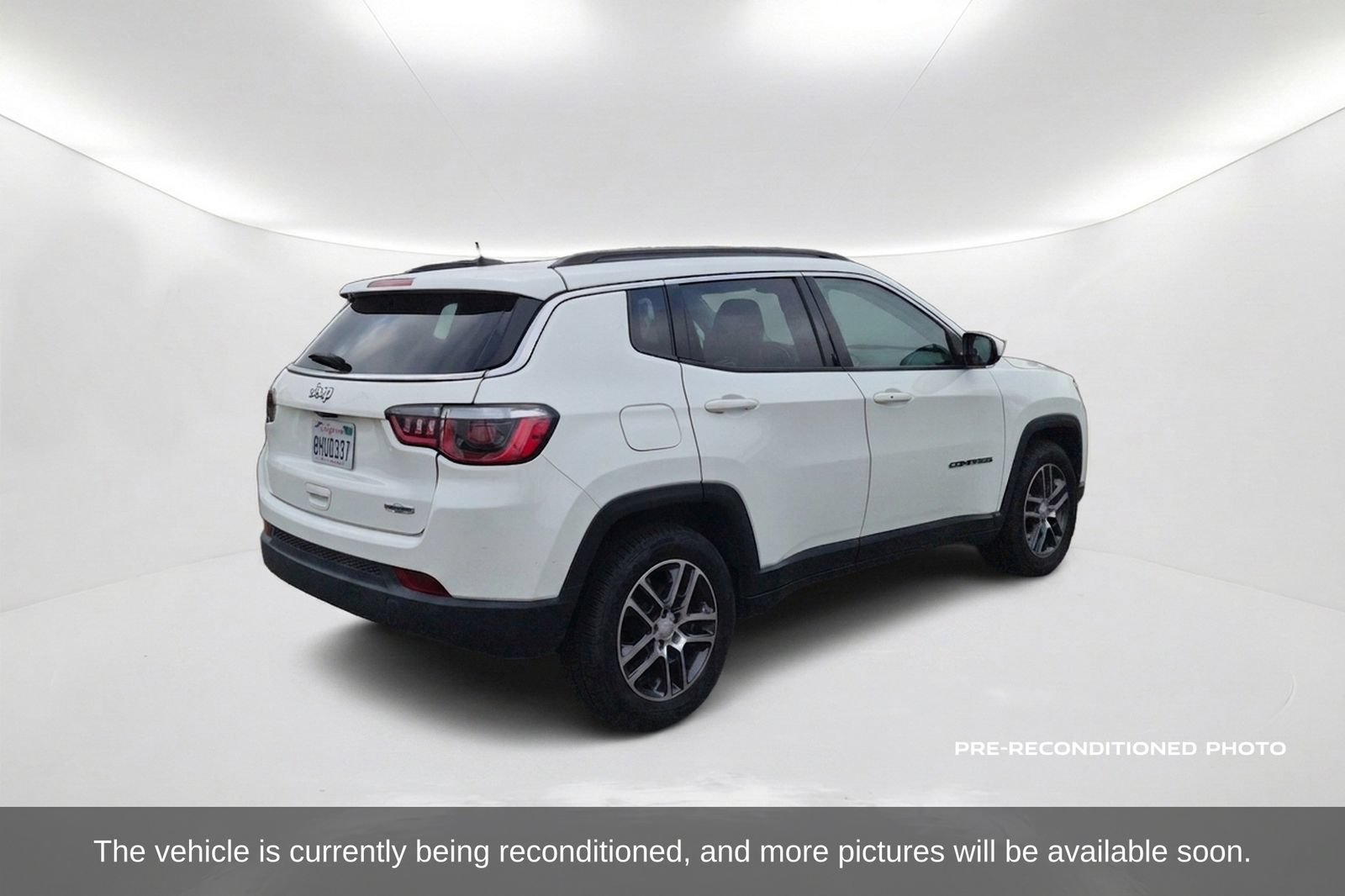 Used 2018 Jeep Compass Latitude w/ Popular Equipment Group FWD image 6