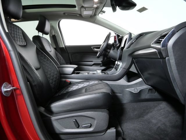 Certified 2024 Ford Edge Titanium AWD/4WD image 11