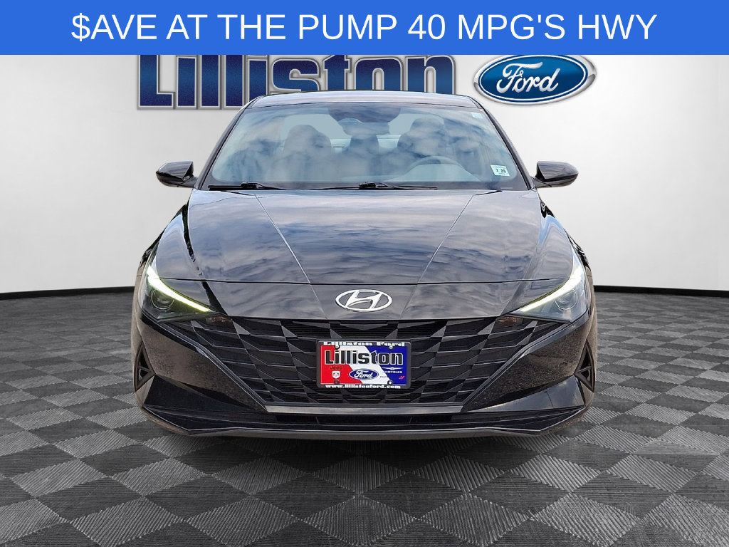 Used 2023 Hyundai Elantra SEL FWD image 2