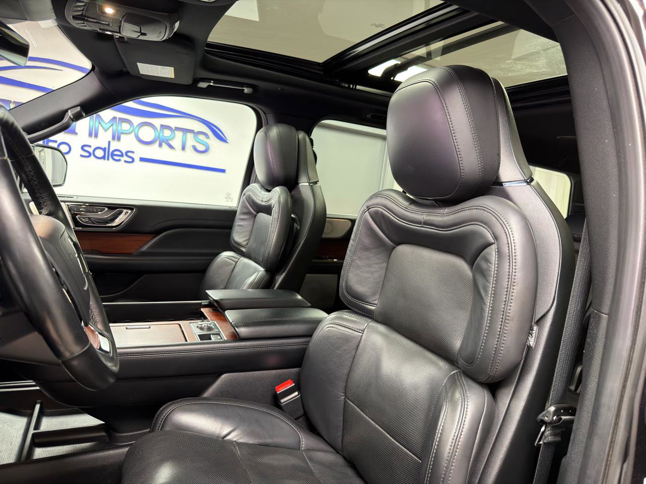Used 2020 Lincoln Navigator Reserve w/ Luxury Package AWD/4WD image 11