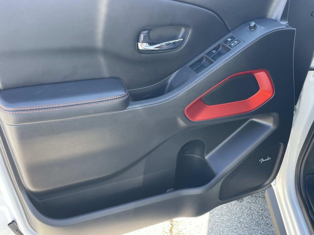 Used 2025 Nissan Frontier PRO-4X w/ Pro Premium Package image 15